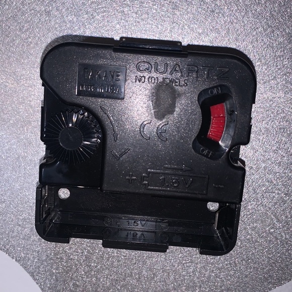 Handmade Metal Beagle Clock - Picture 3 of 3